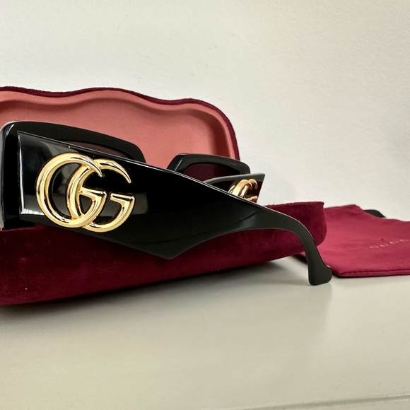 GucciSunglasses. Style GG0956S /MODEL CODEGC001595 1160L1 54-19 - Picture 1 of 3